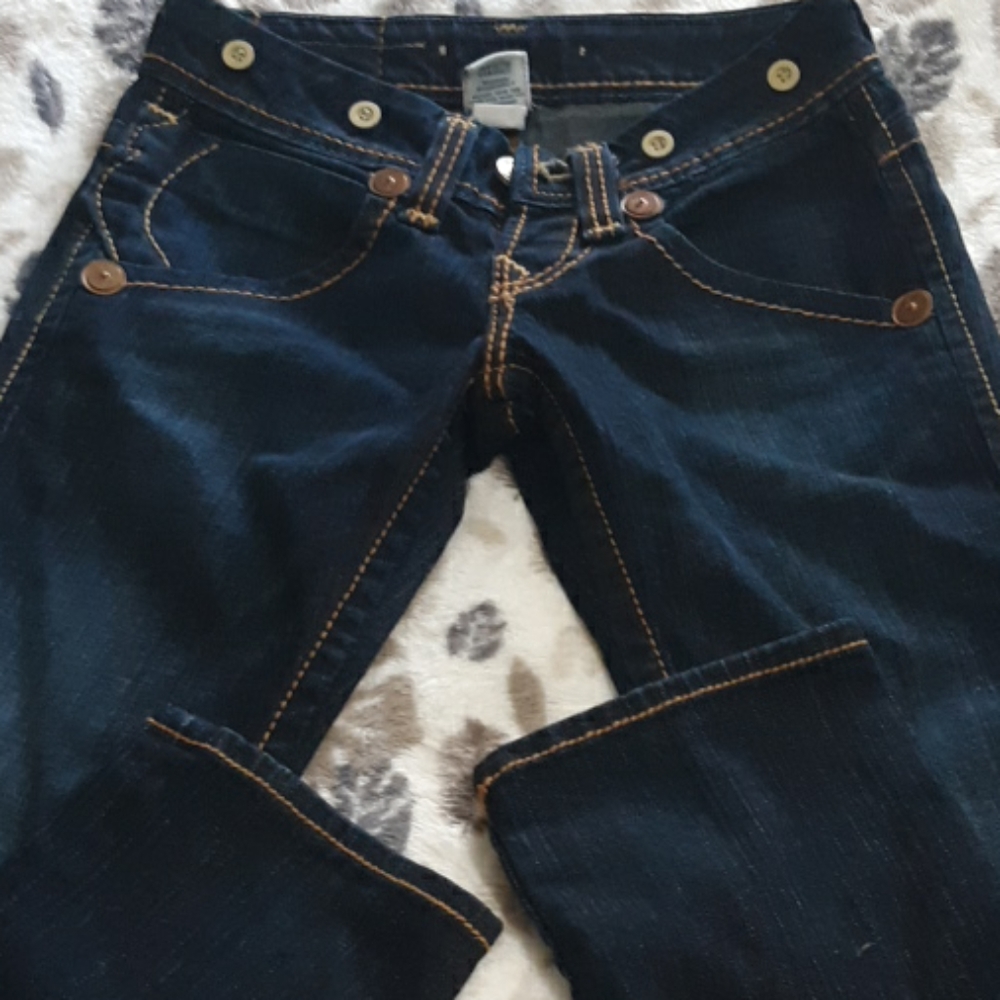 Jeans - Picture 2 of 3